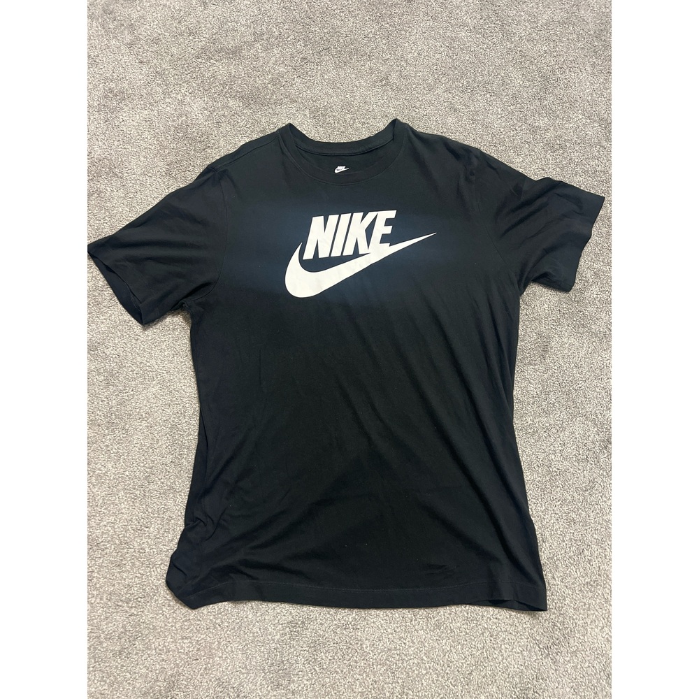 Iconic Swoosh Tee